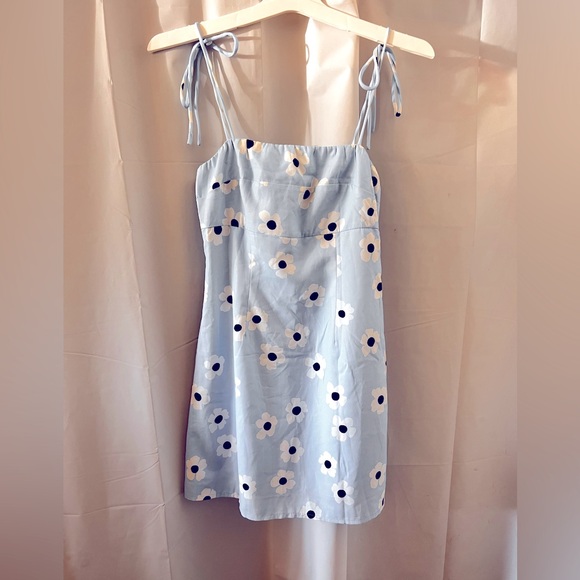 Princess Polly Blue Floral Dress - Picture 2 of 4